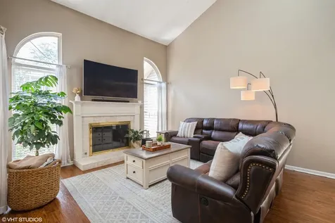 707 Clover Hill Court Elk Grove Village IL 60007