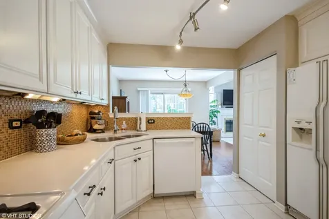 707 Clover Hill Court Elk Grove Village IL 60007