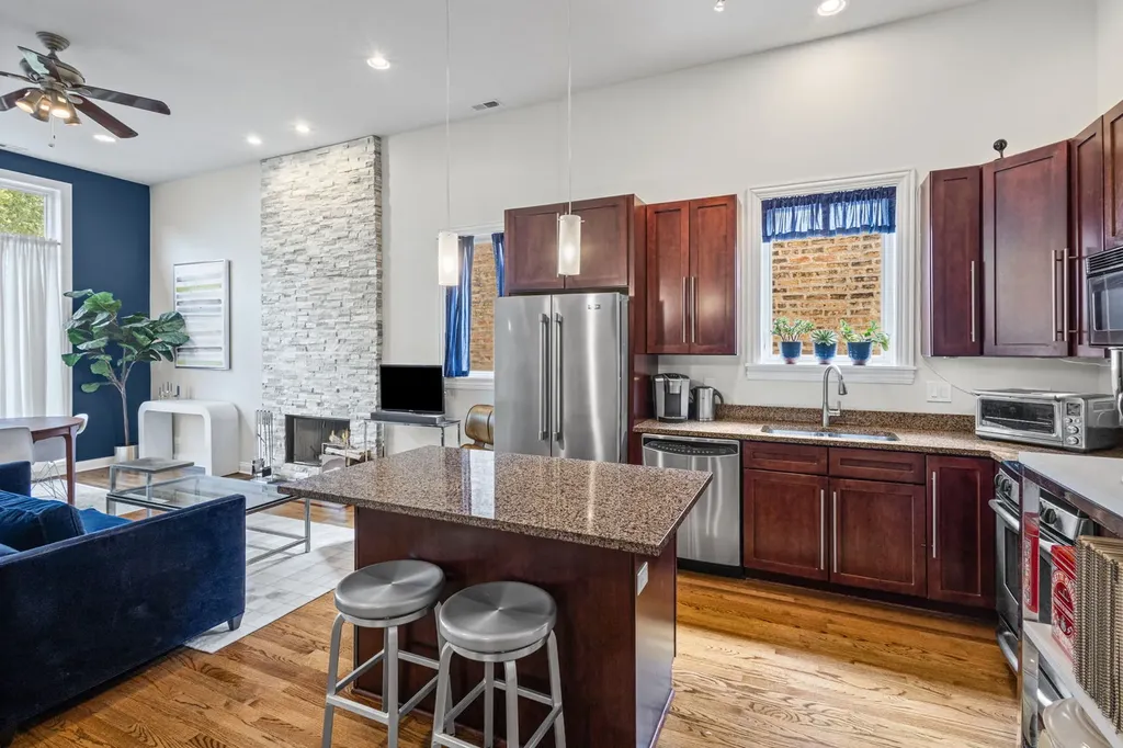 2623 West Evergreen Avenue Chicago IL 60622