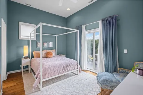 2623 West Evergreen Avenue Chicago IL 60622