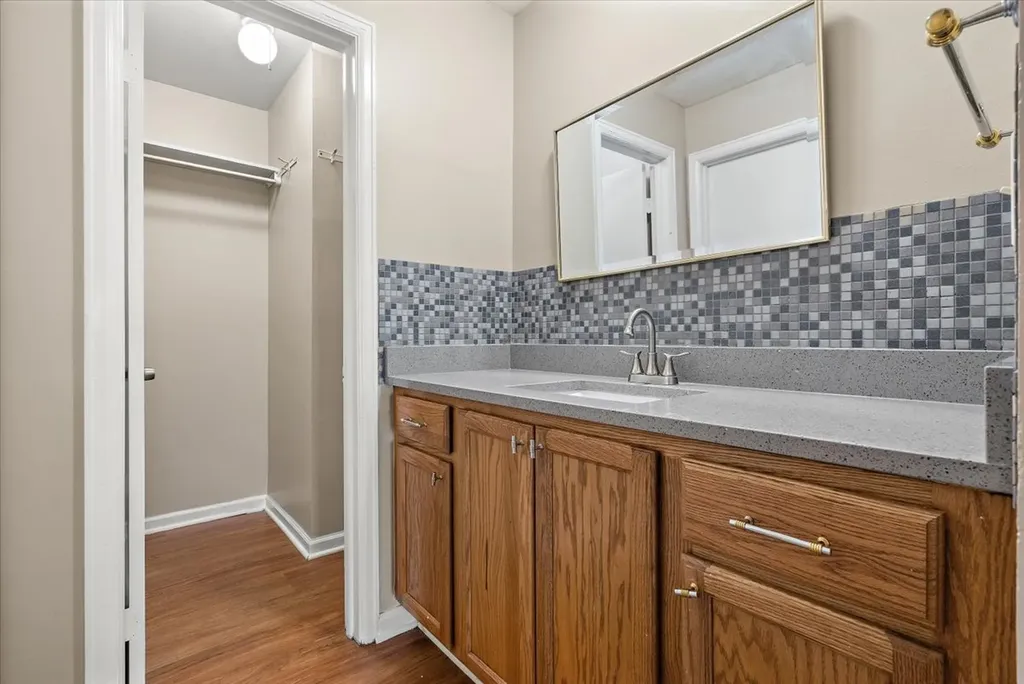 5300 Carriageway Drive Rolling Meadows IL 60008