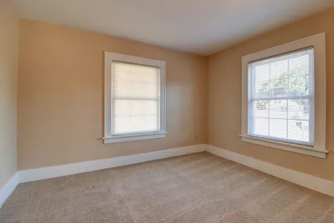302 West 13th Street Sterling IL 61081