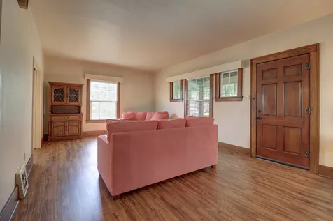 302 West 13th Street Sterling IL 61081