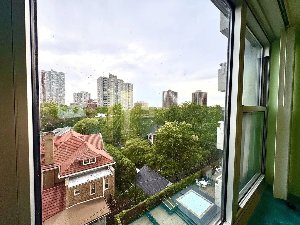 4250 North Marine Drive Chicago IL 60613