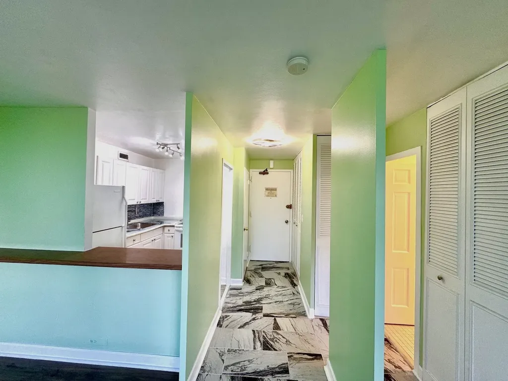 4250 North Marine Drive Chicago IL 60613