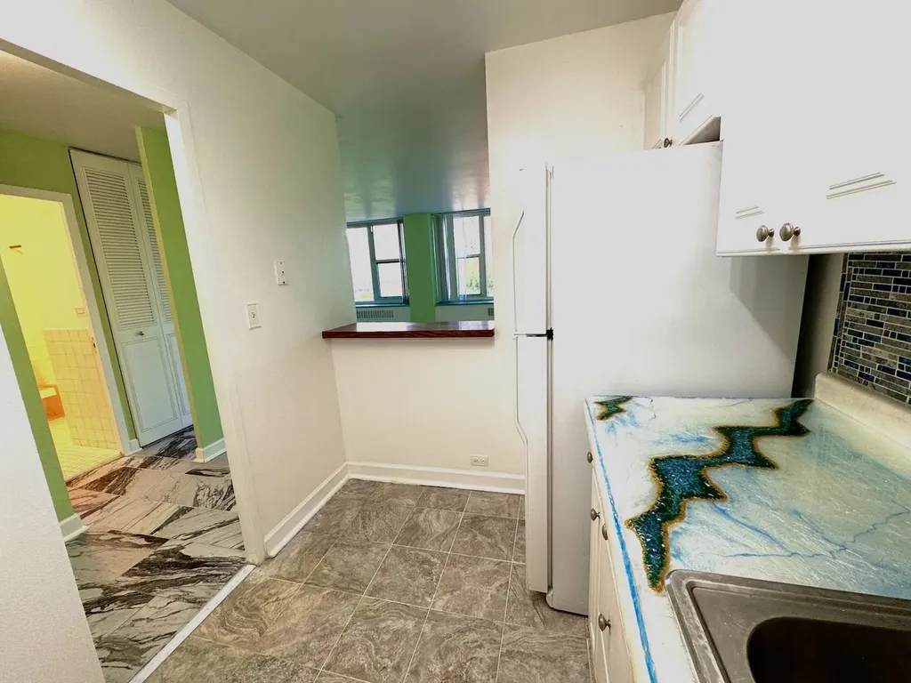 4250 North Marine Drive Chicago IL 60613