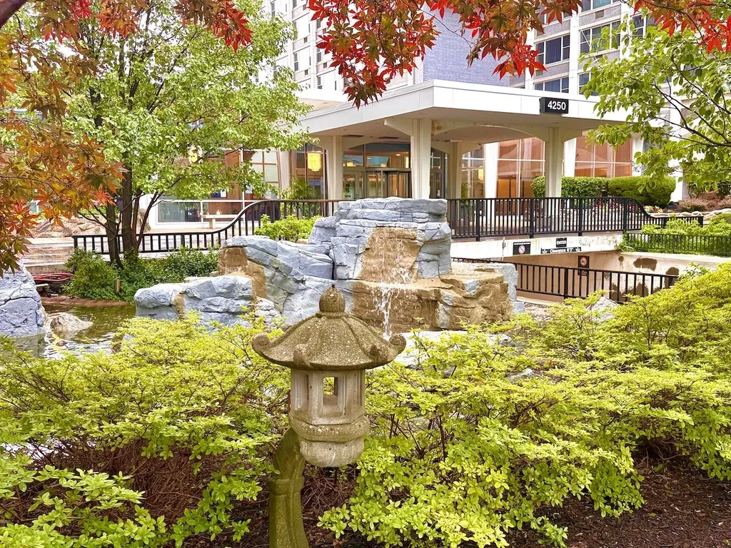 4250 North Marine Drive Chicago IL 60613