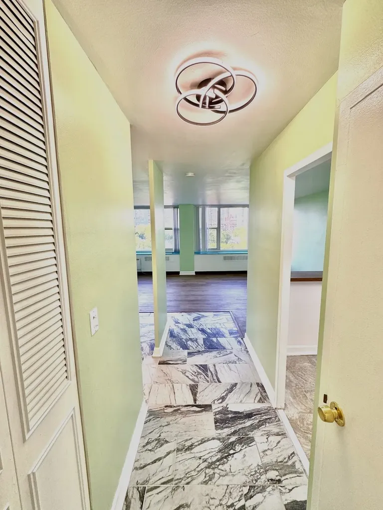 4250 North Marine Drive Chicago IL 60613