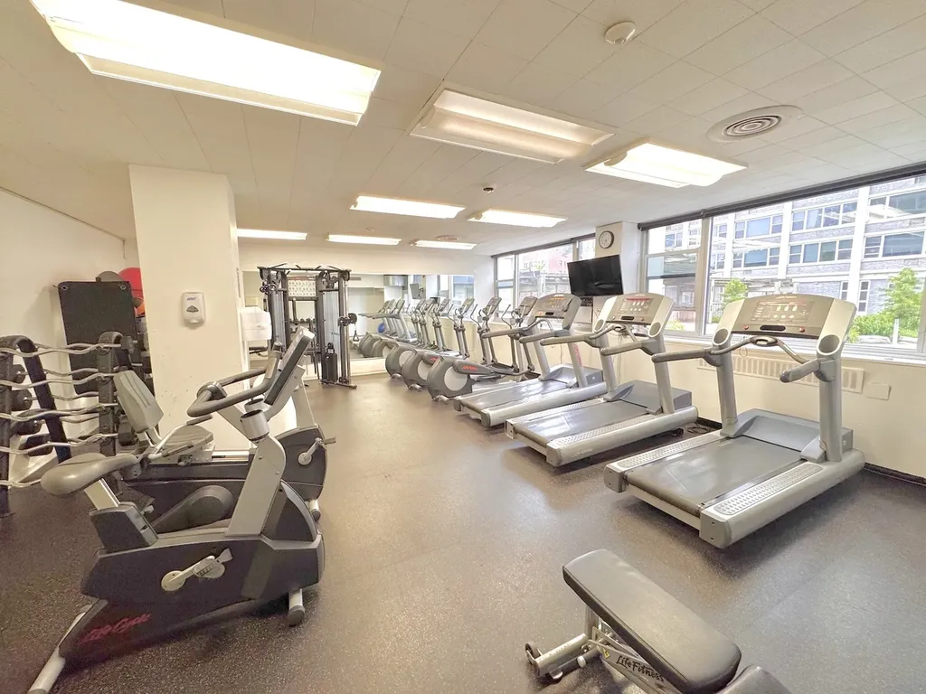 4250 North Marine Drive Chicago IL 60613