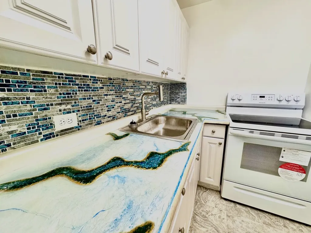 4250 North Marine Drive Chicago IL 60613