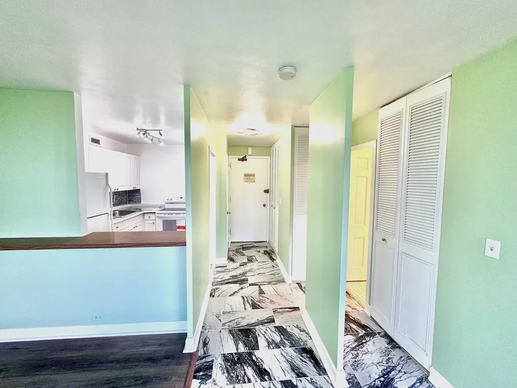 4250 North Marine Drive Chicago IL 60613