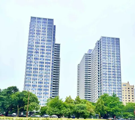 4250 North Marine Drive Chicago IL 60613