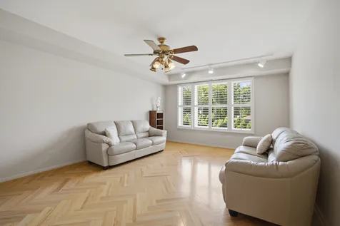 1534 Mcdaniels Avenue Highland Park IL 60035