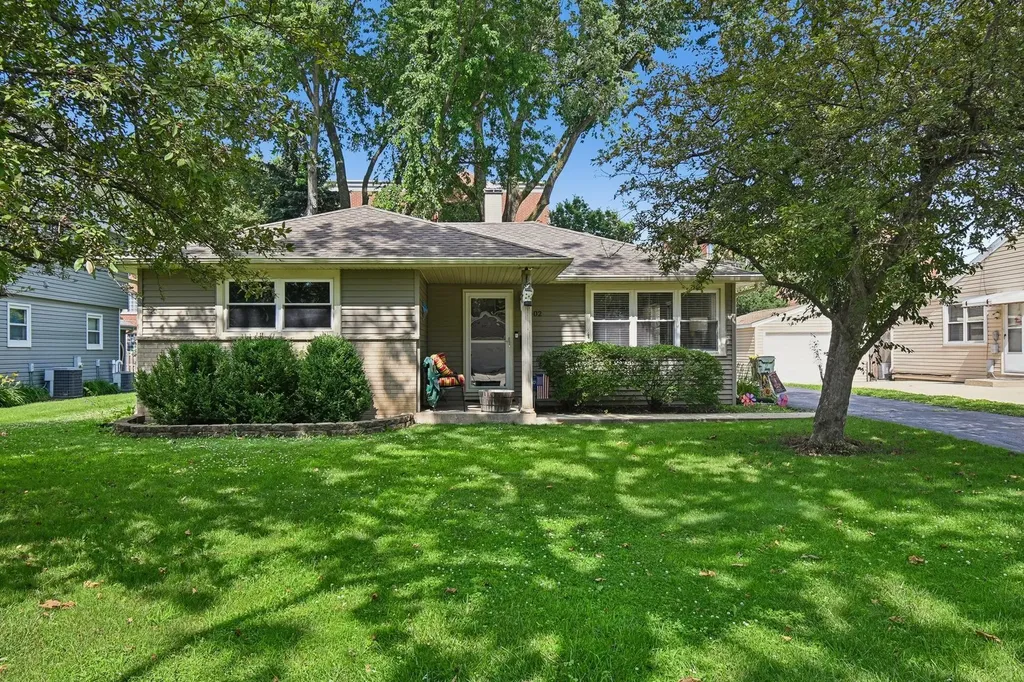 3002 Owl Drive Rolling Meadows IL 60008