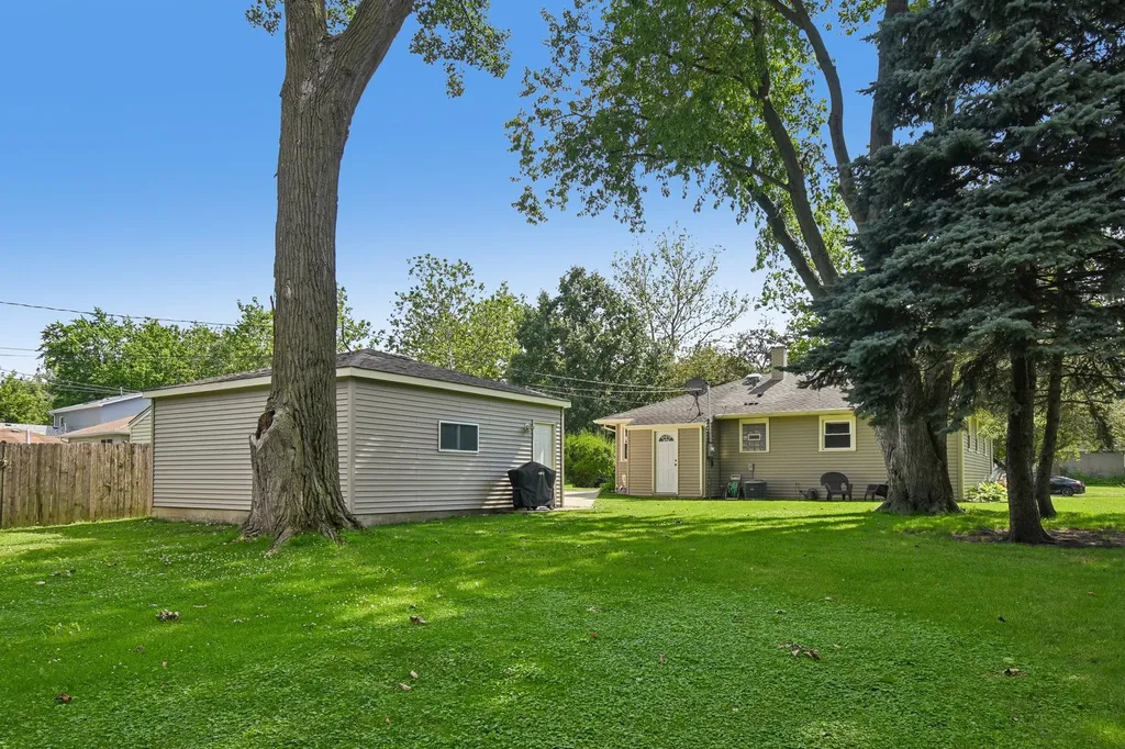 3002 Owl Drive Rolling Meadows IL 60008