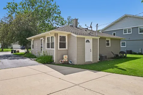 3002 Owl Drive Rolling Meadows IL 60008