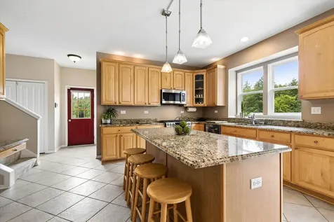 8 Orchid Court Streamwood IL 60107