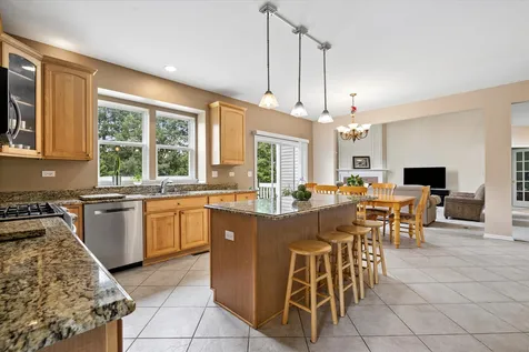 8 Orchid Court Streamwood IL 60107