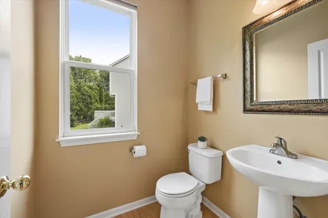 8 Orchid Court Streamwood IL 60107