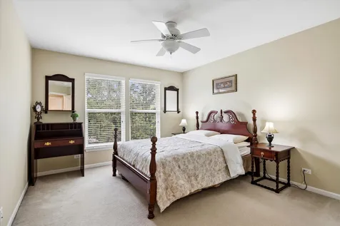 8 Orchid Court Streamwood IL 60107