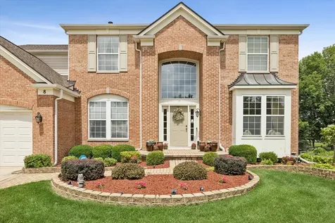 8 Orchid Court Streamwood IL 60107