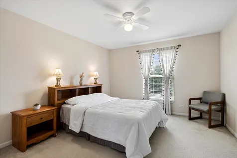 8 Orchid Court Streamwood IL 60107