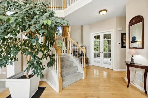 8 Orchid Court Streamwood IL 60107
