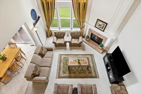8 Orchid Court Streamwood IL 60107