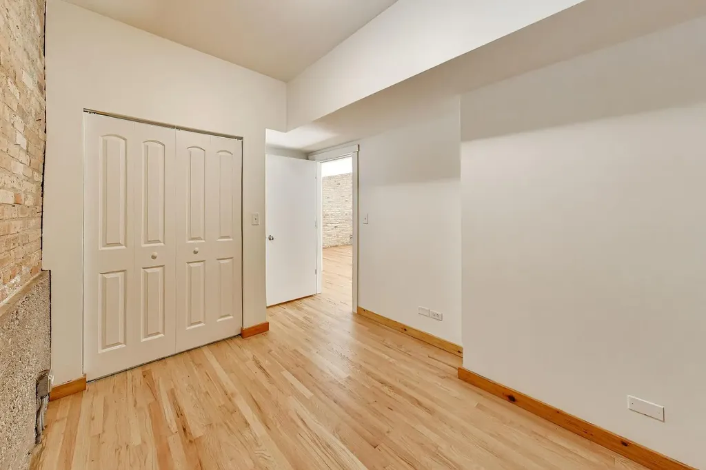 1229 West Greenleaf Avenue Chicago IL 60626