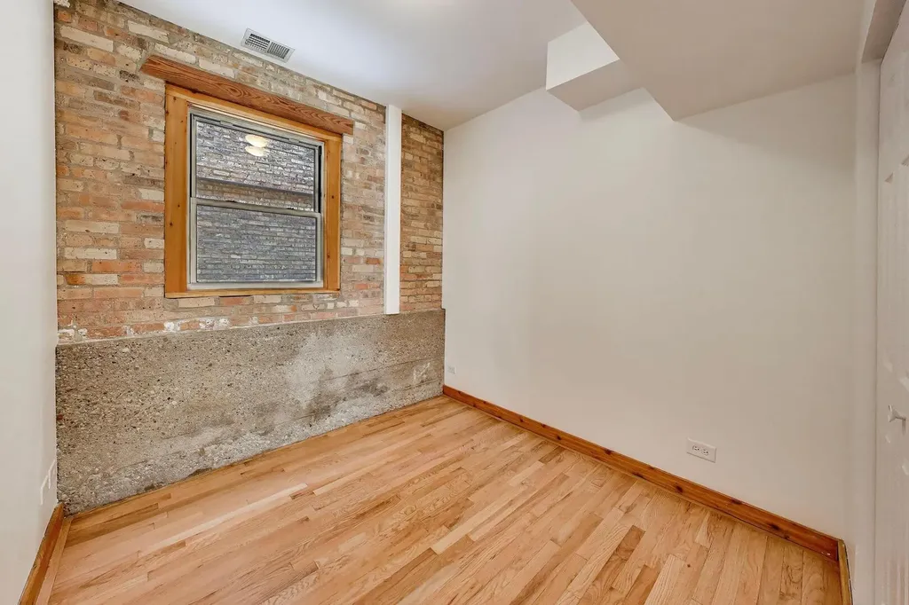 1229 West Greenleaf Avenue Chicago IL 60626