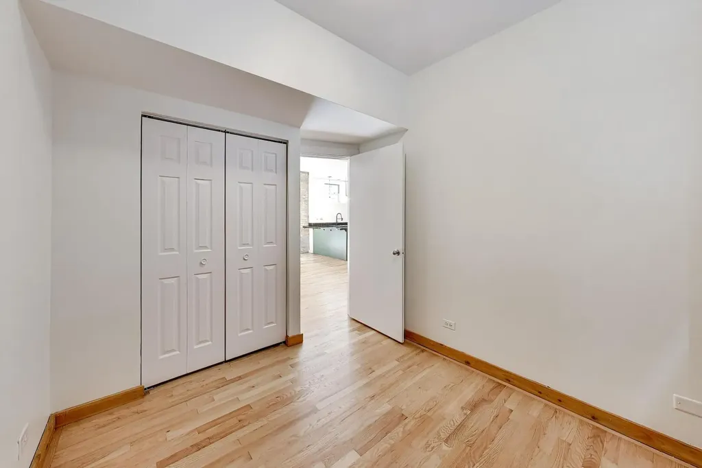 1229 West Greenleaf Avenue Chicago IL 60626