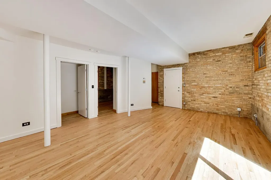 1229 West Greenleaf Avenue Chicago IL 60626