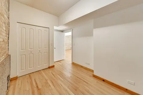 1229 West Greenleaf Avenue Chicago IL 60626