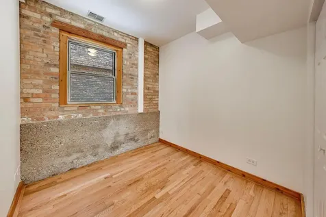 1229 West Greenleaf Avenue Chicago IL 60626