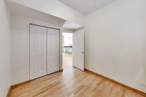 1229 West Greenleaf Avenue Chicago IL 60626