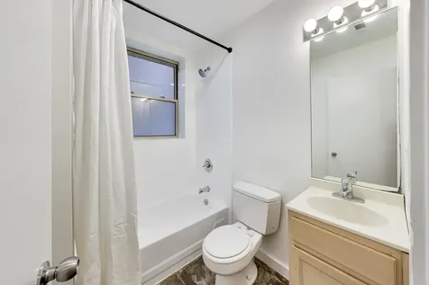 1229 West Greenleaf Avenue Chicago IL 60626