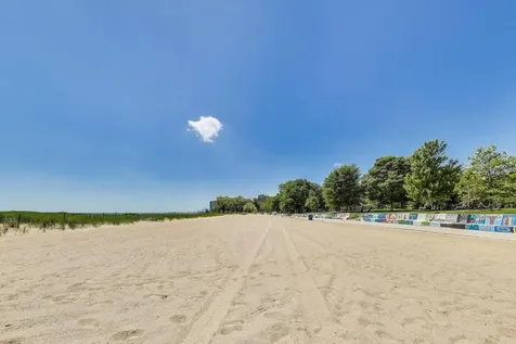1229 West Greenleaf Avenue Chicago IL 60626