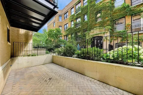 1229 West Greenleaf Avenue Chicago IL 60626