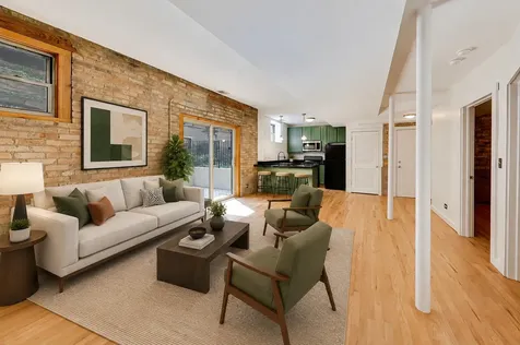 1229 West Greenleaf Avenue Chicago IL 60626