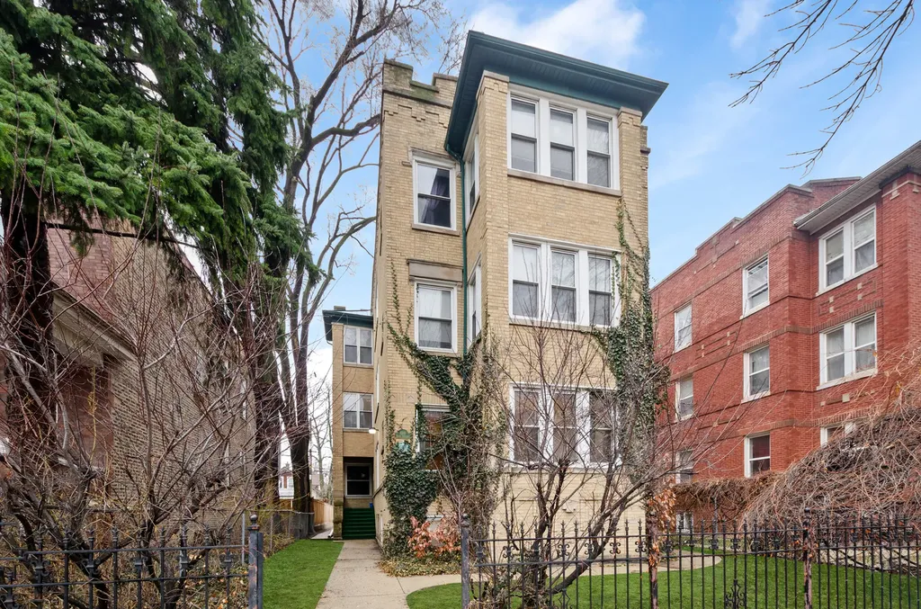 4910 North Spaulding Avenue Chicago IL 60625