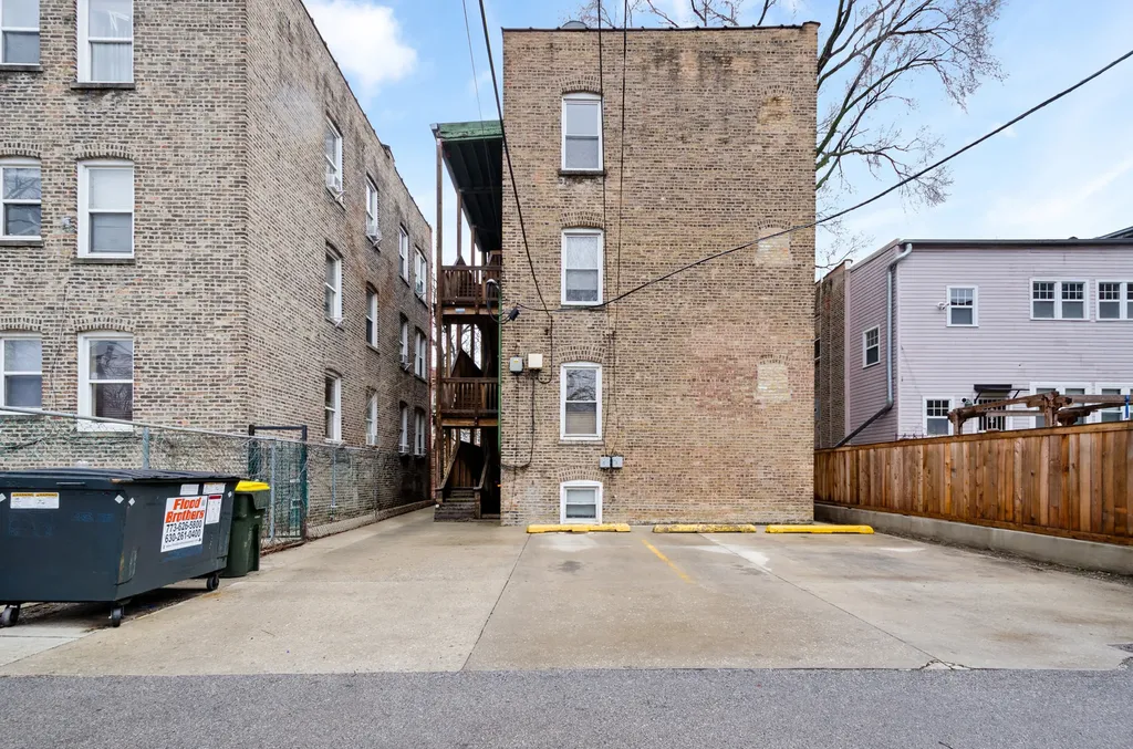 4910 North Spaulding Avenue Chicago IL 60625