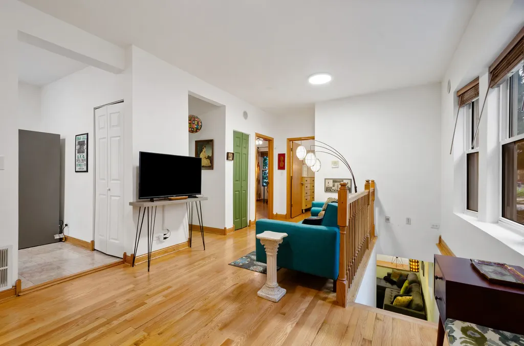 4910 North Spaulding Avenue Chicago IL 60625