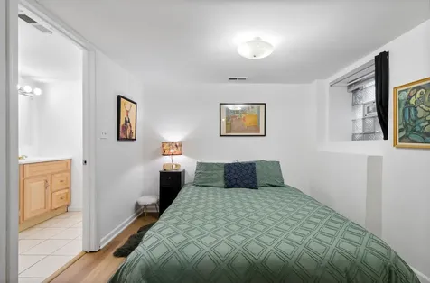 4910 North Spaulding Avenue Chicago IL 60625