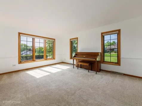 23 Squire Road Hawthorn Woods IL 60047