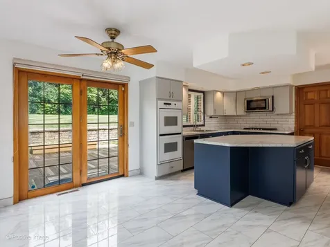 23 Squire Road Hawthorn Woods IL 60047