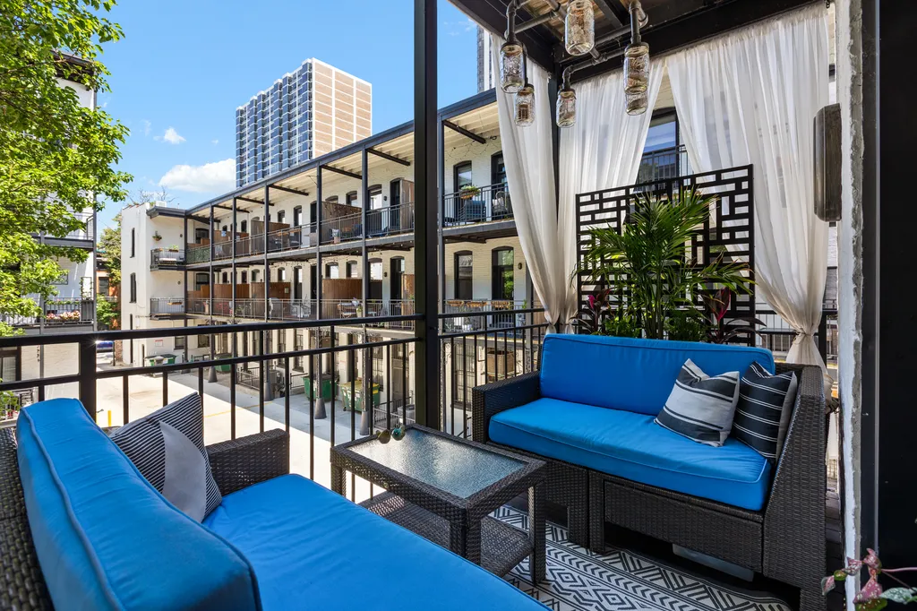 210 West Eugenie Street Chicago IL 60614