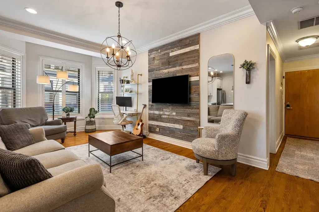 210 West Eugenie Street Chicago IL 60614