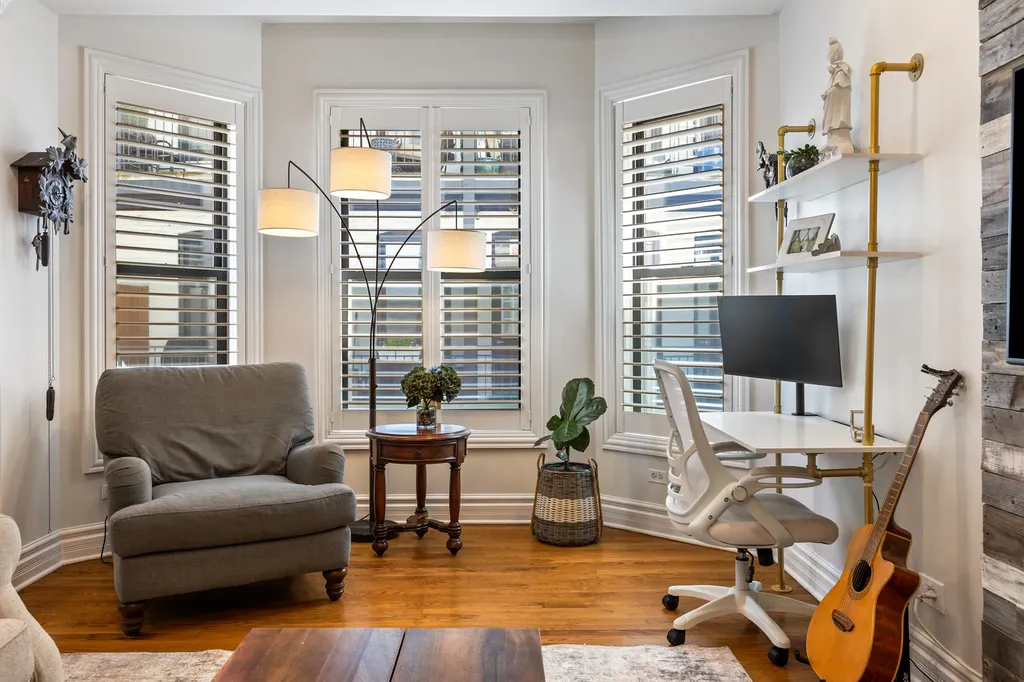 210 West Eugenie Street Chicago IL 60614