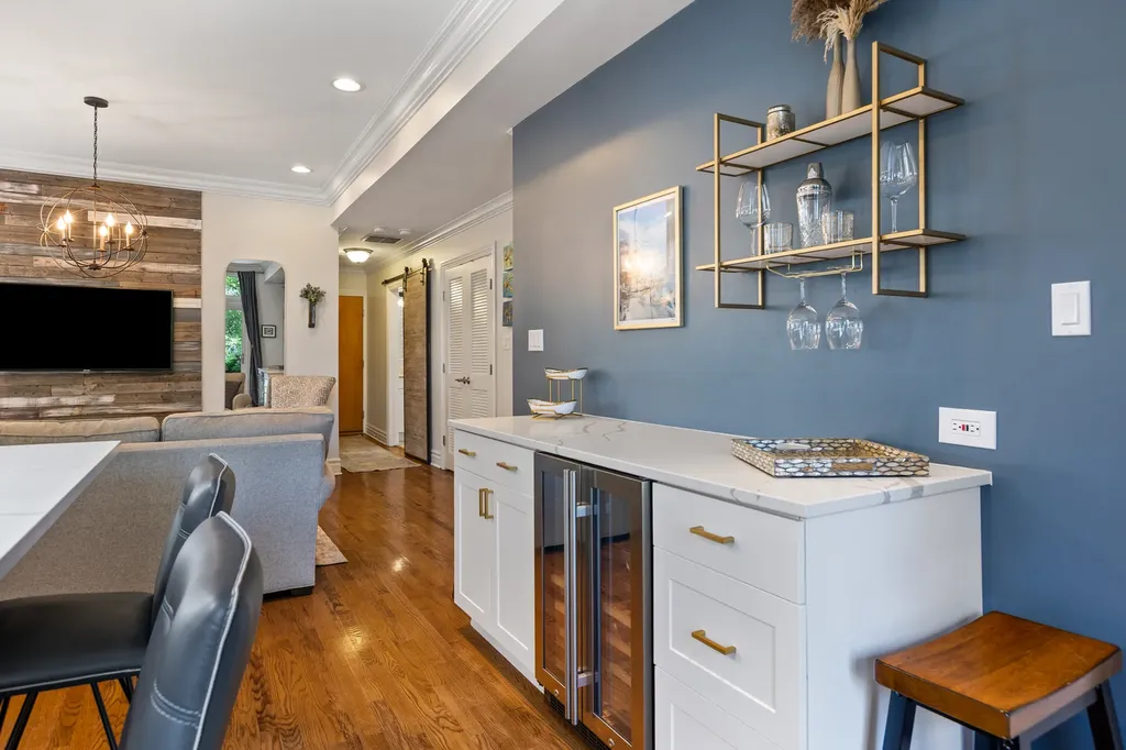 210 West Eugenie Street Chicago IL 60614