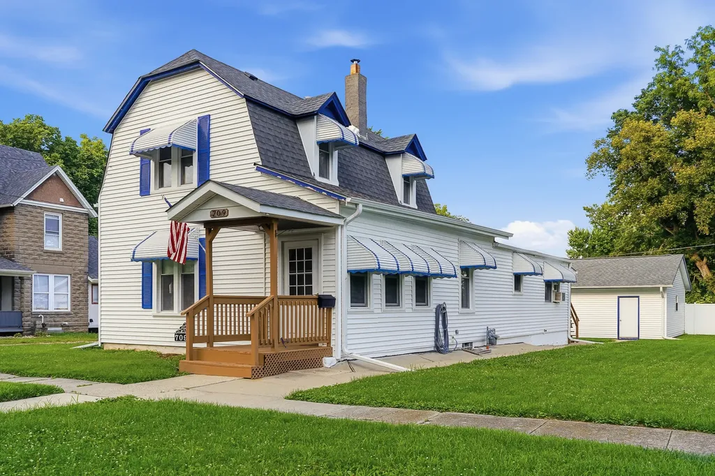 709 South 2nd Street Oregon IL 61061